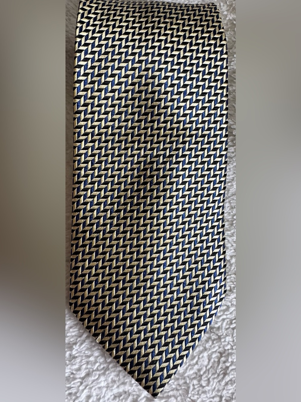 Peacock Men's Woven Pattern 100% Silk Tie Handmade in Navy and Gold